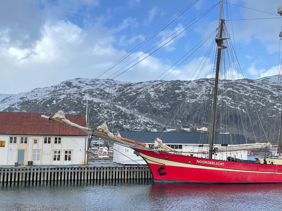 1. Etg I Dampskipsbrygga, Lodingen Havn Extérieur photo
