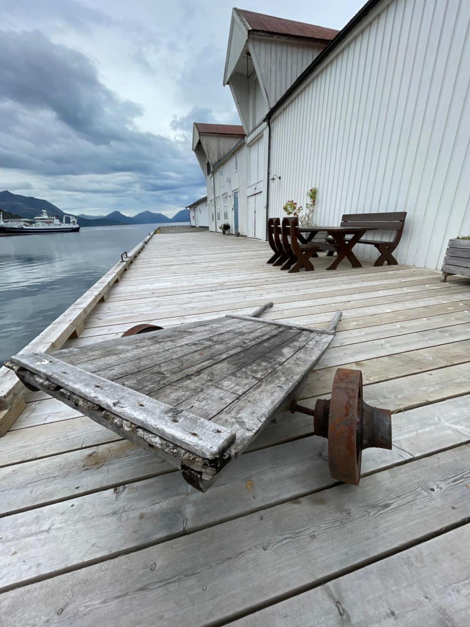 1. Etg I Dampskipsbrygga, Lodingen Havn Extérieur photo