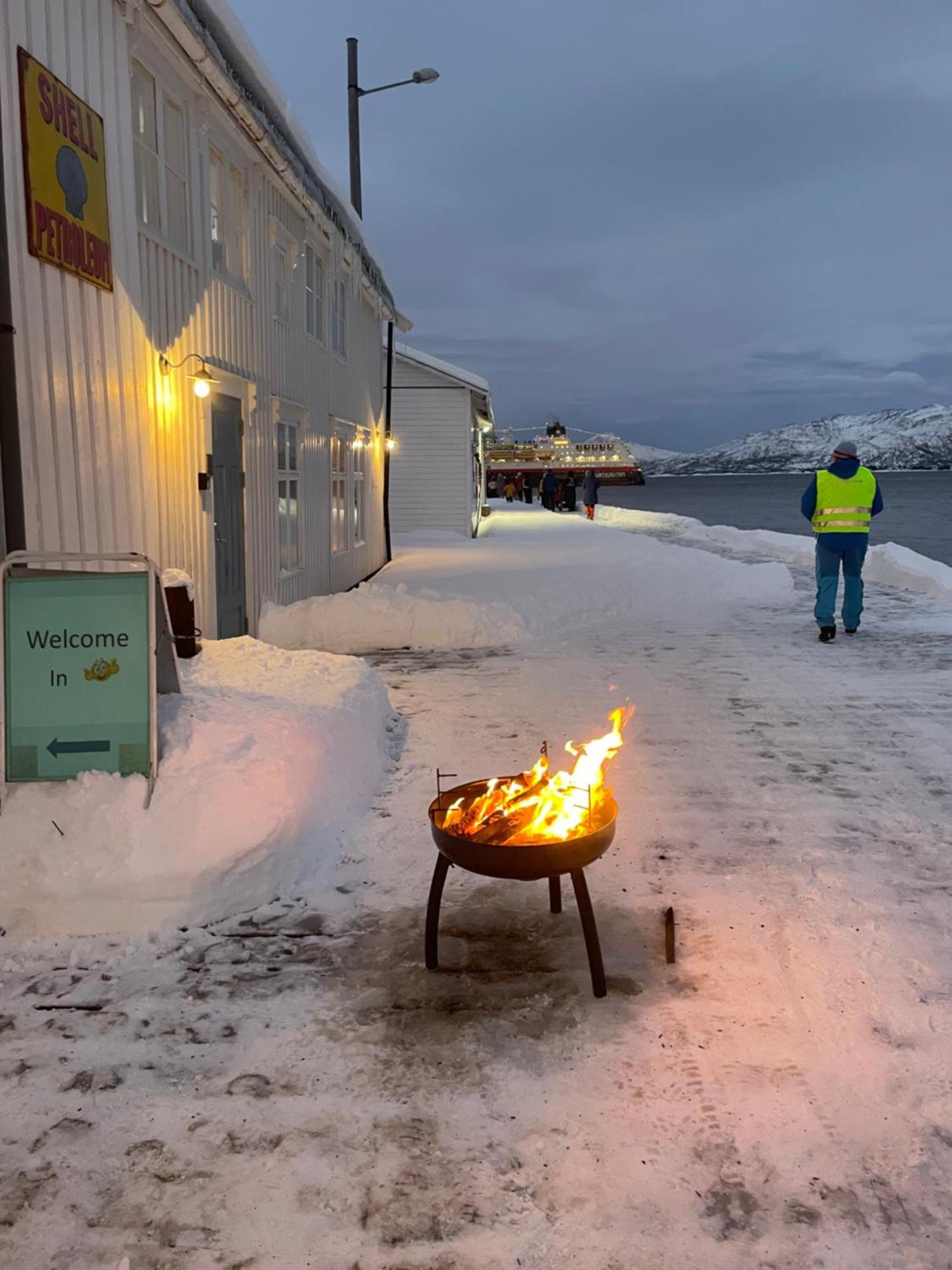 1. Etg I Dampskipsbrygga, Lodingen Havn Extérieur photo